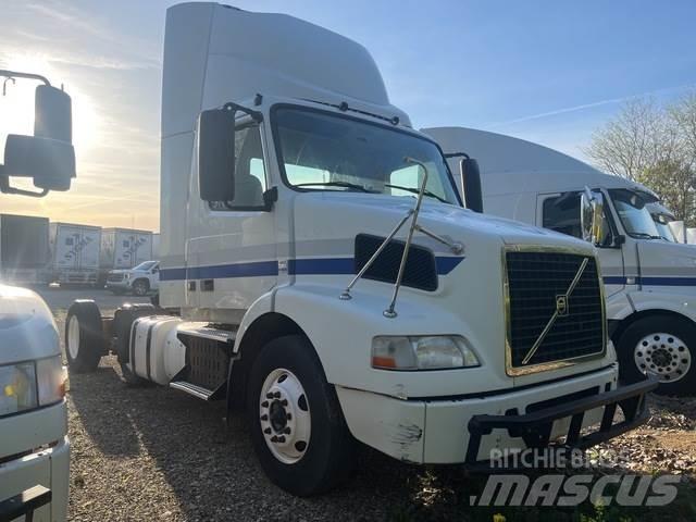 Volvo VNR64T Cabezas tractoras