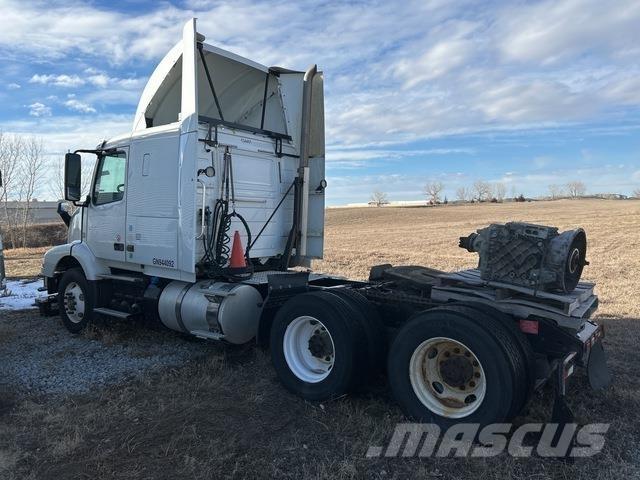 Volvo VNR64T Cabezas tractoras