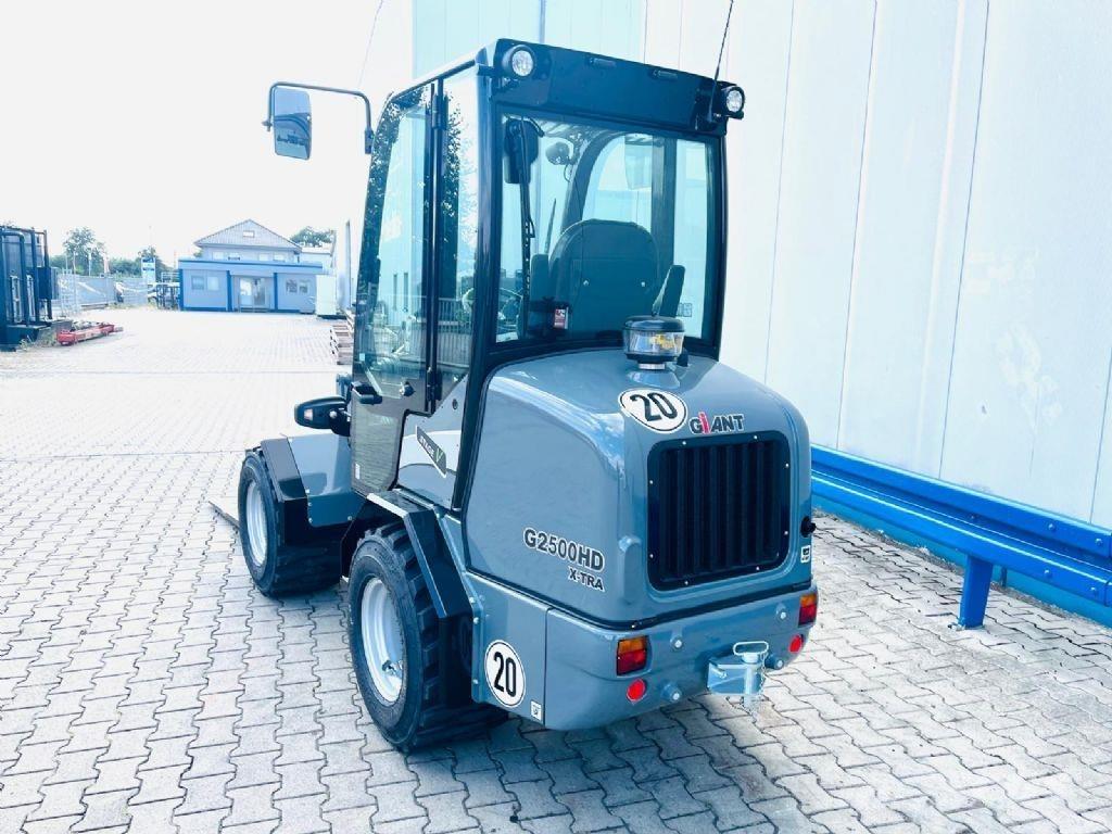 GiANT G2500 X-TRA HD Cargadoras sobre ruedas
