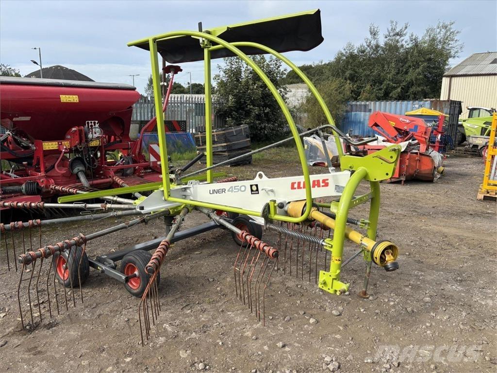 CLAAS LINER 450 Rastrillos y henificadores