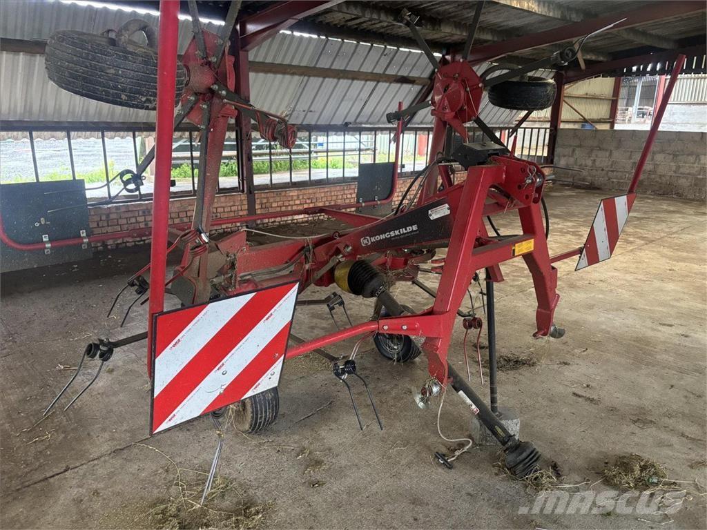 Kongskilde Z555 Rastrillos y henificadores