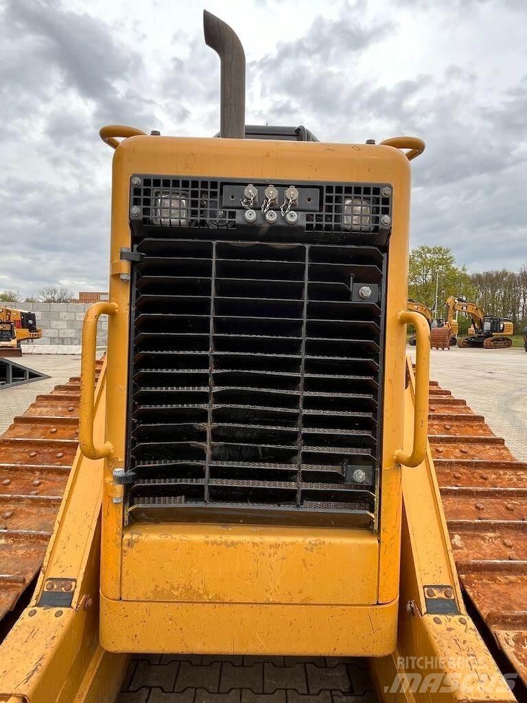 CAT D6N XL Buldozer sobre oruga