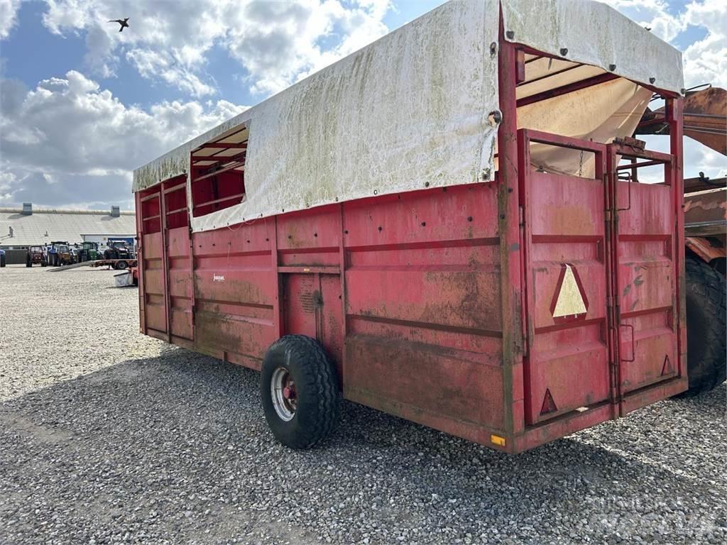  6 MTR Remolques para transporte de animales