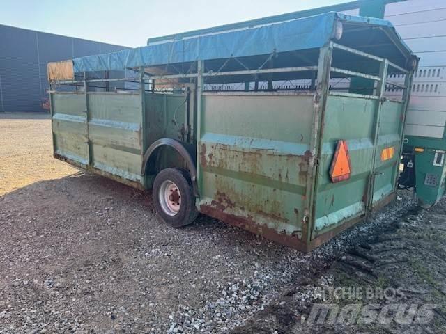  6M. MED HÆVE/SÆNK Remolques para transporte de animales