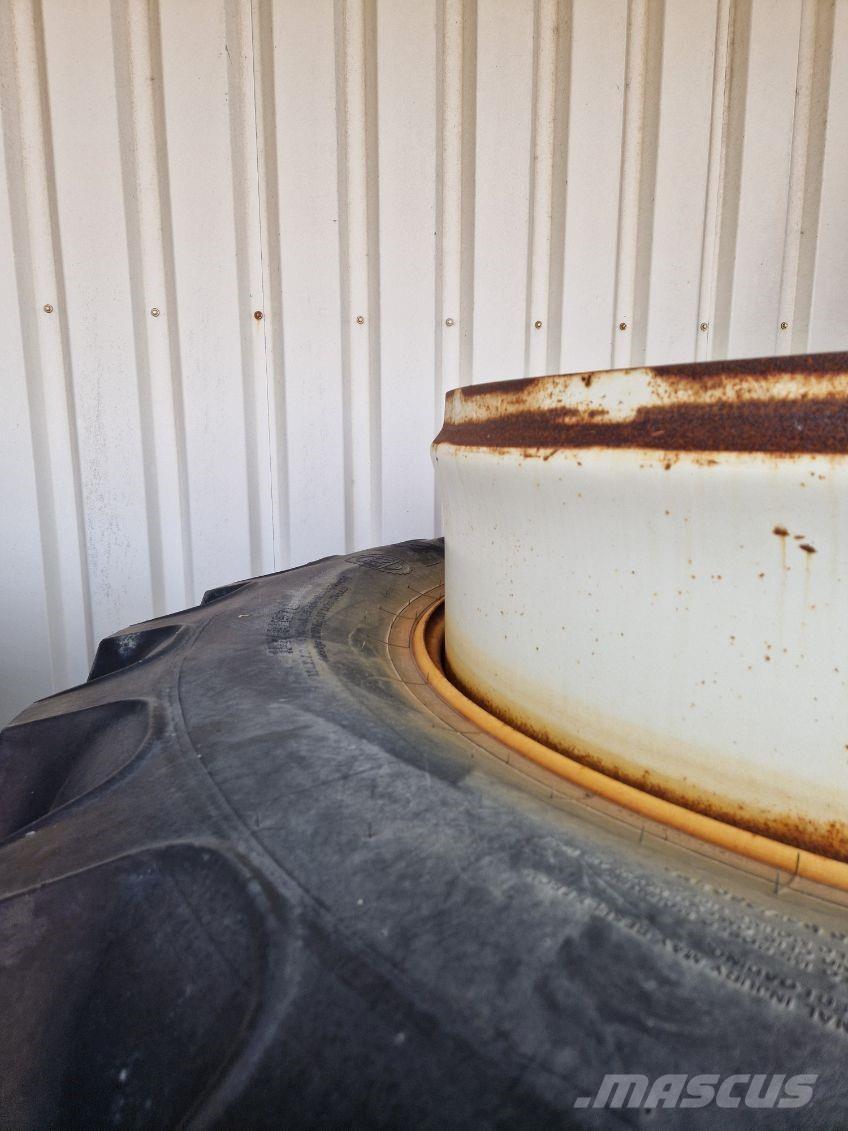 BKT 520/85R42 Neumáticos, ruedas y llantas