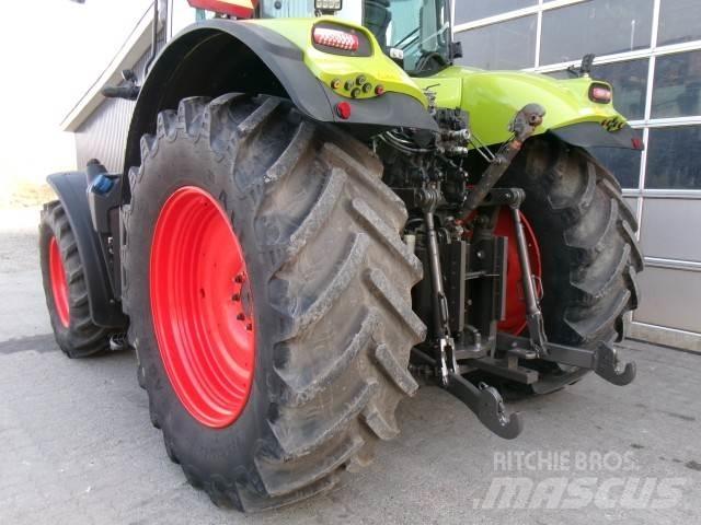 CLAAS AXION 800 Tractores