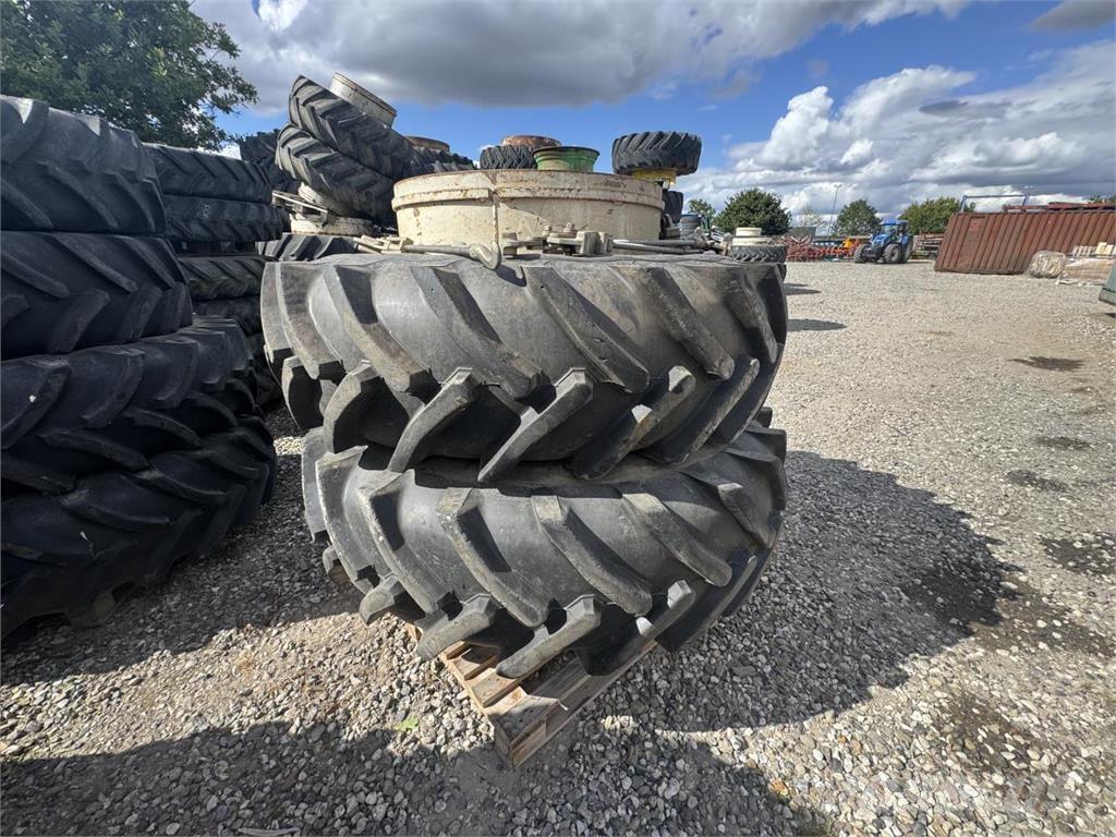 Datho 20.8R38 Neumáticos, ruedas y llantas