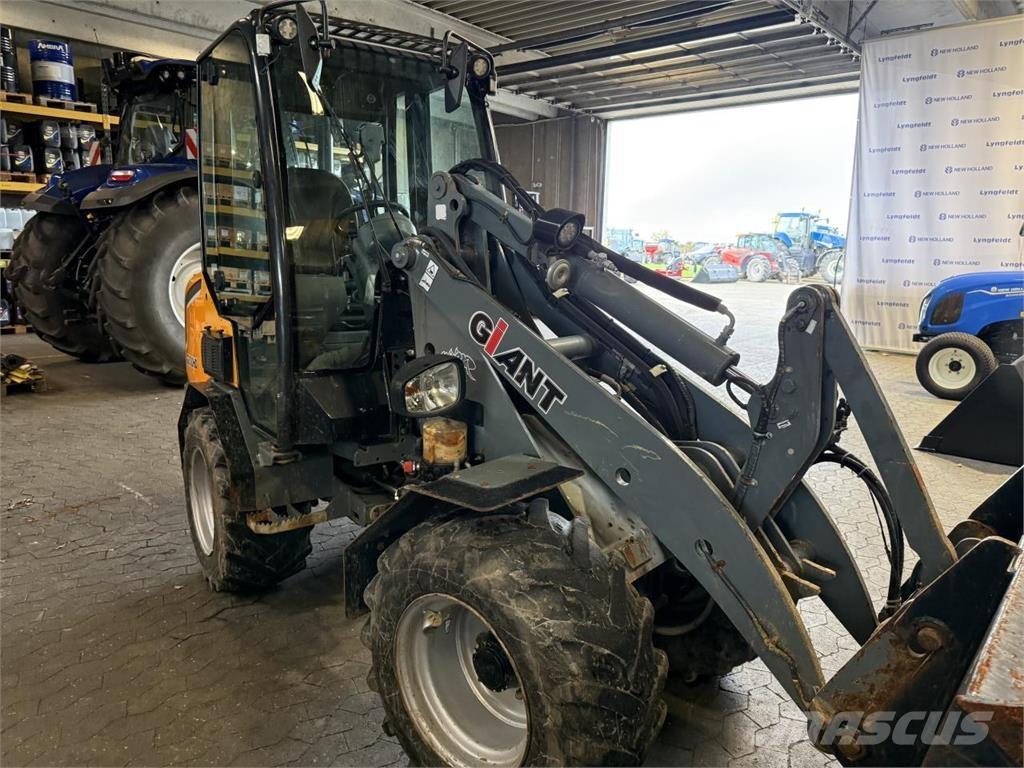 GiANT 2700HD Palas cargadoras
