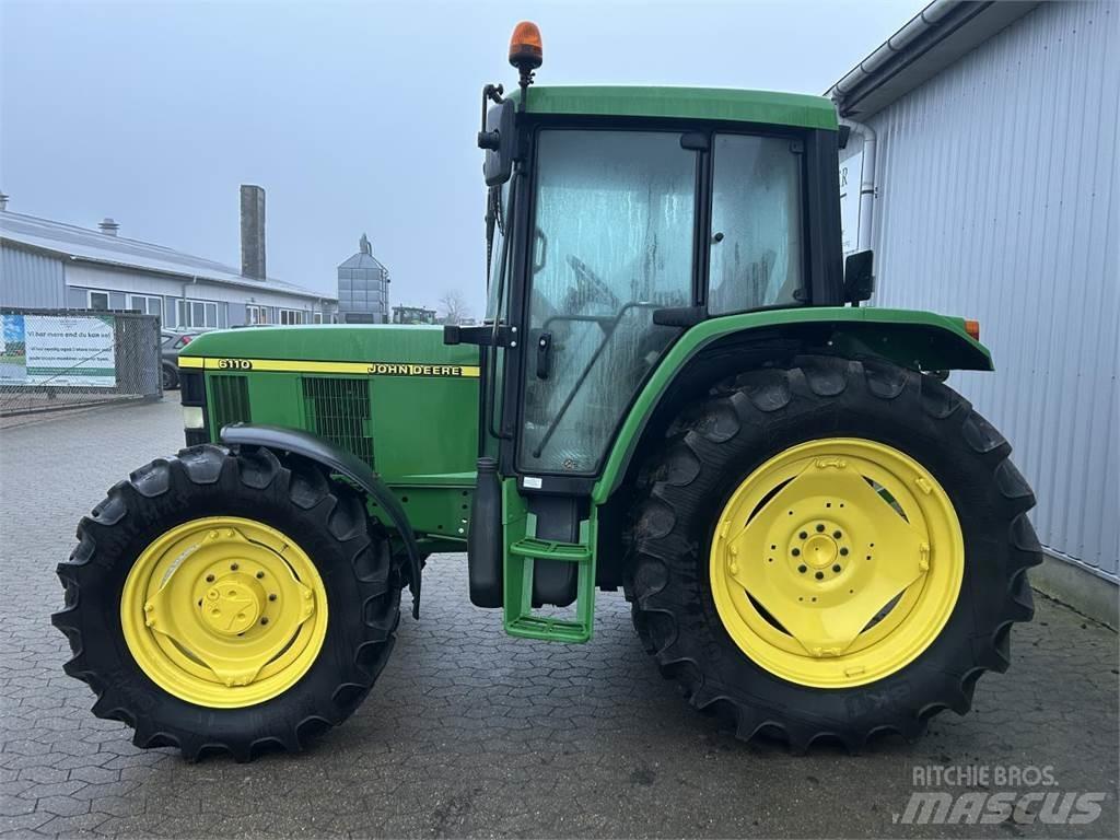 John Deere 6110 Tractores