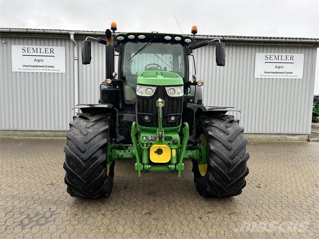 John Deere 6215R Tractores