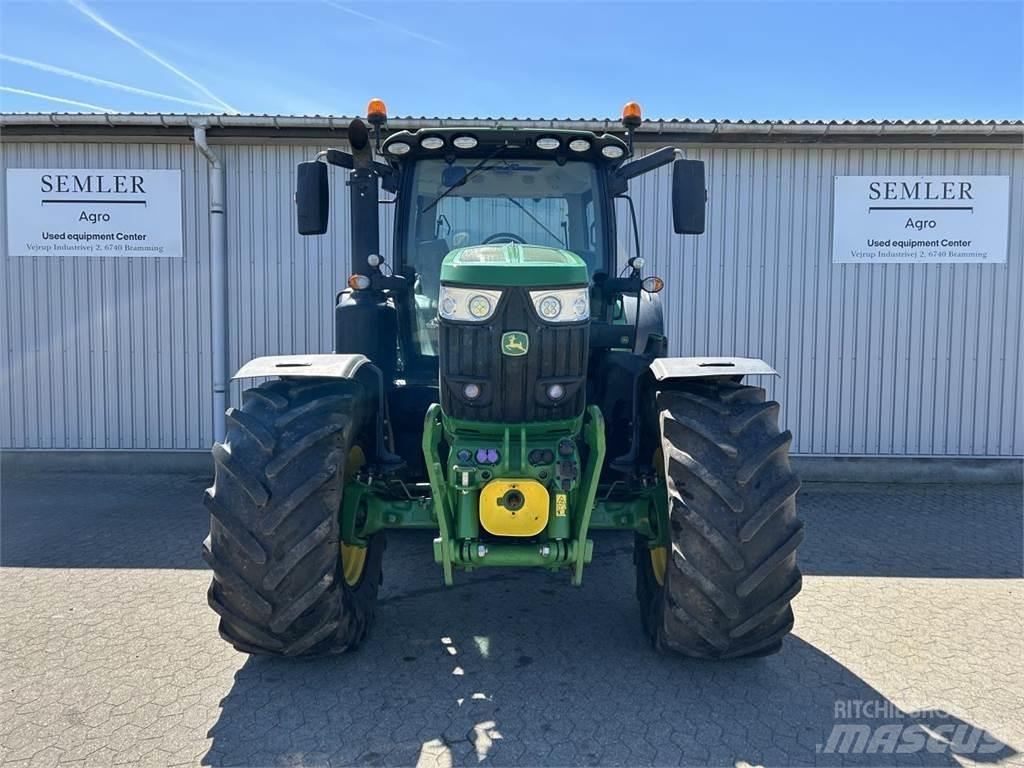 John Deere 6215R Tractores