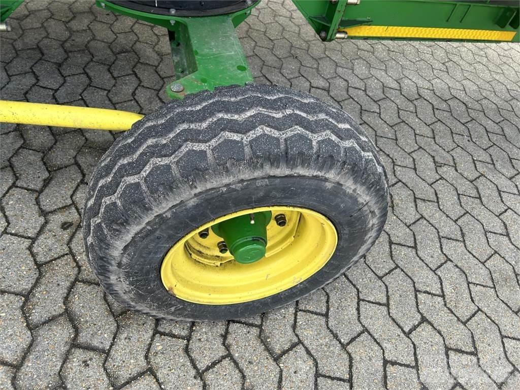 John Deere 640D Cabezales de cosechadoras combinadas