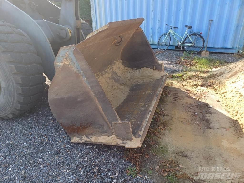 Komatsu WA270 Cargadoras sobre ruedas