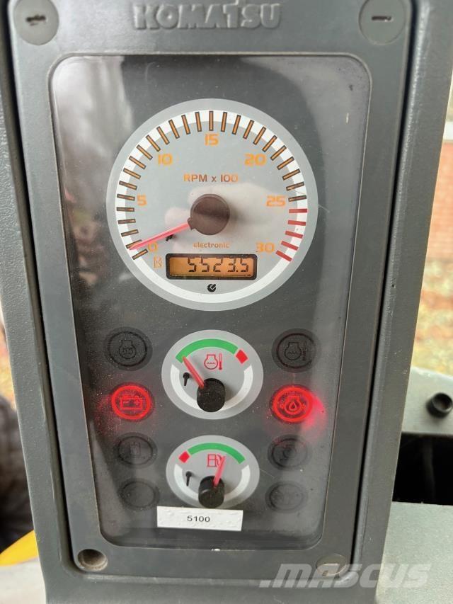 Komatsu WB97 Retrocargadoras