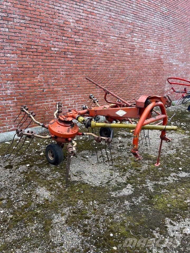 Kuhn GSR 25 N Rastrillos y henificadores