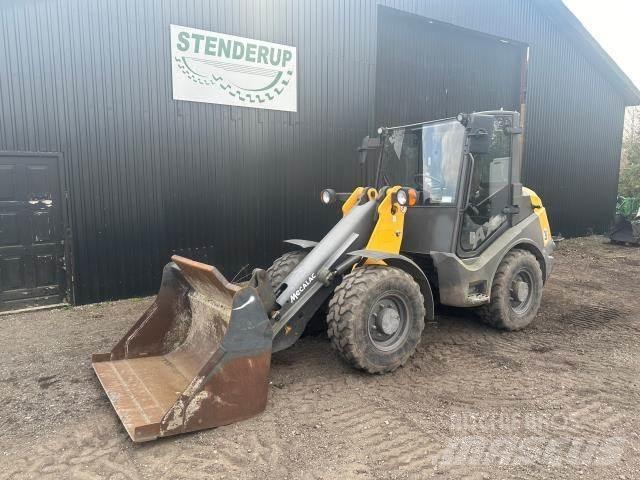 Mecalac AX700 Cargadoras sobre ruedas