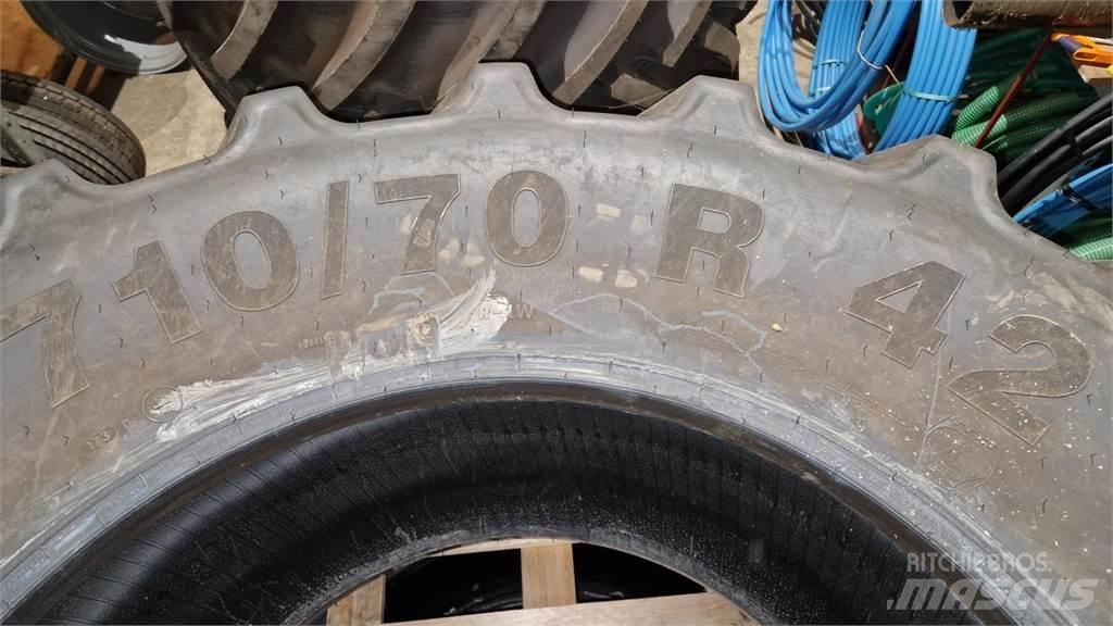 Mitas 710/70R42 Neumáticos, ruedas y llantas