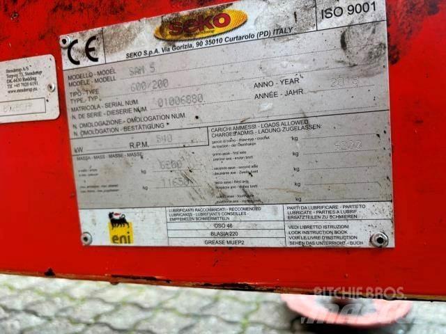 Seko 600/200 Remolques de forraje