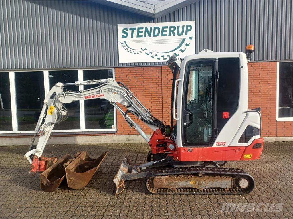 Takeuchi TB225 Mini excavadoras < 7t