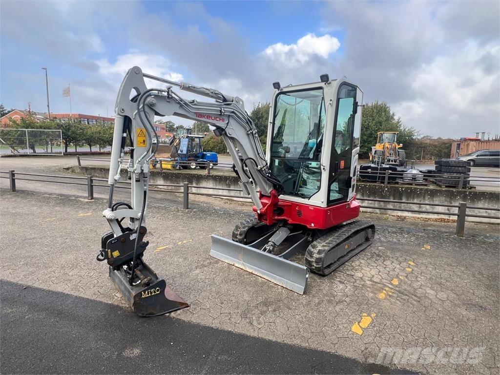 Takeuchi TB325R Mini excavadoras < 7t