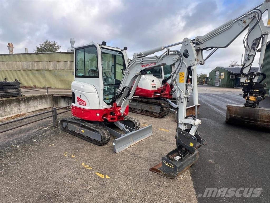 Takeuchi TB325R Mini excavadoras < 7t