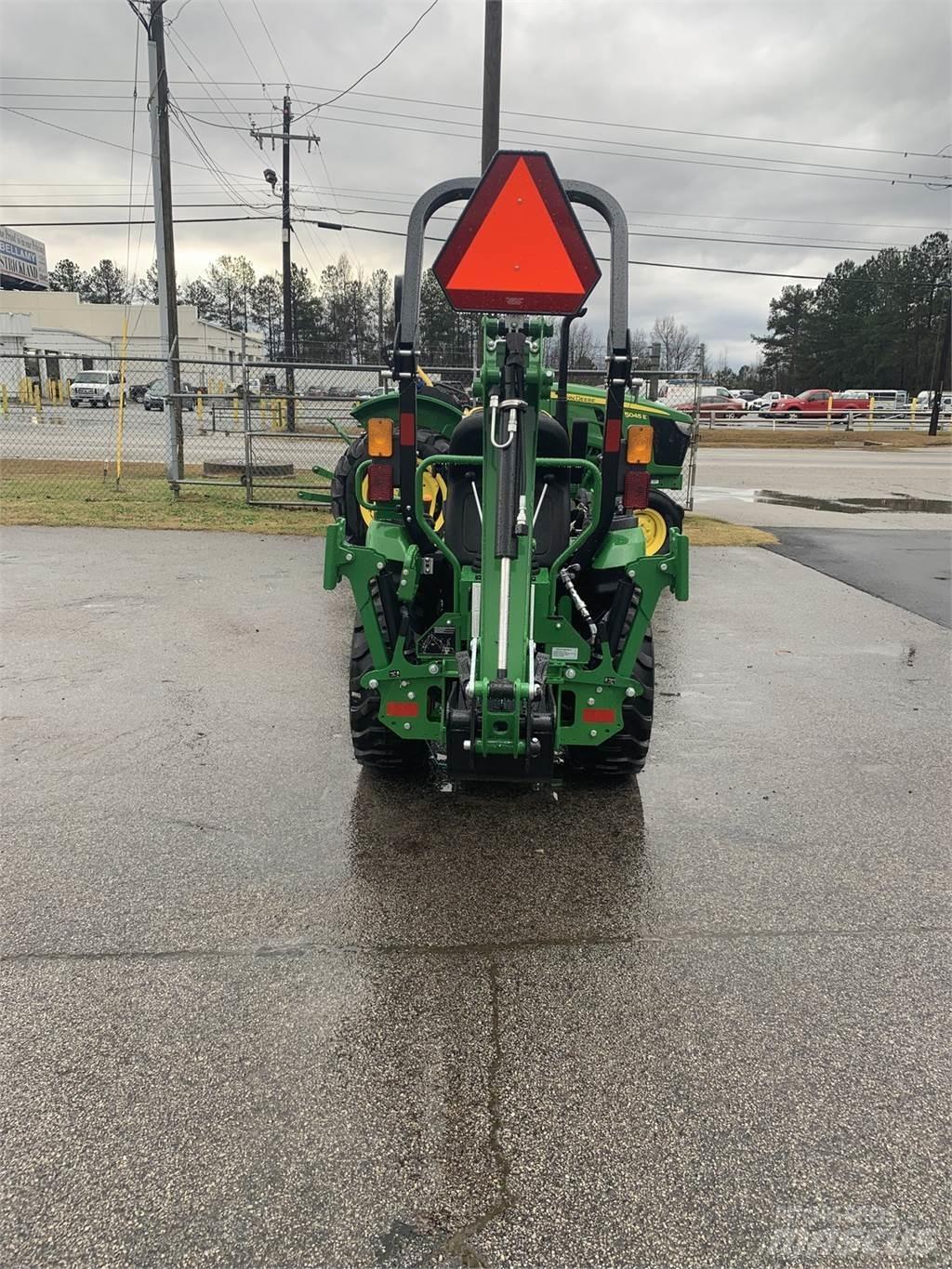 John Deere 2025R Tractores compactos