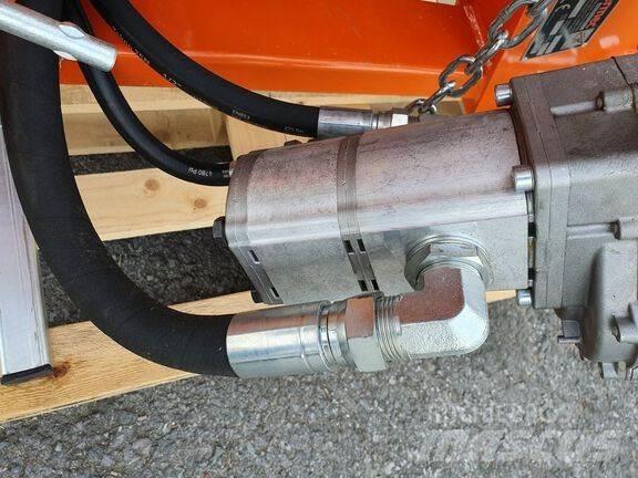 John Deere 300F Segadoras