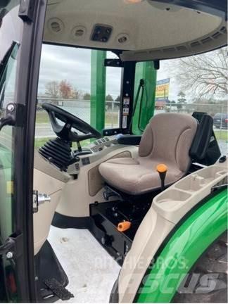 John Deere 3046R Tractores