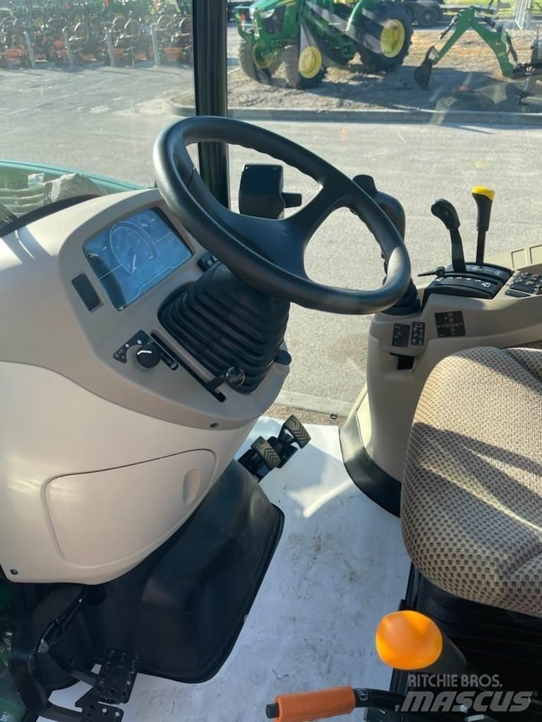 John Deere 3046R Tractores