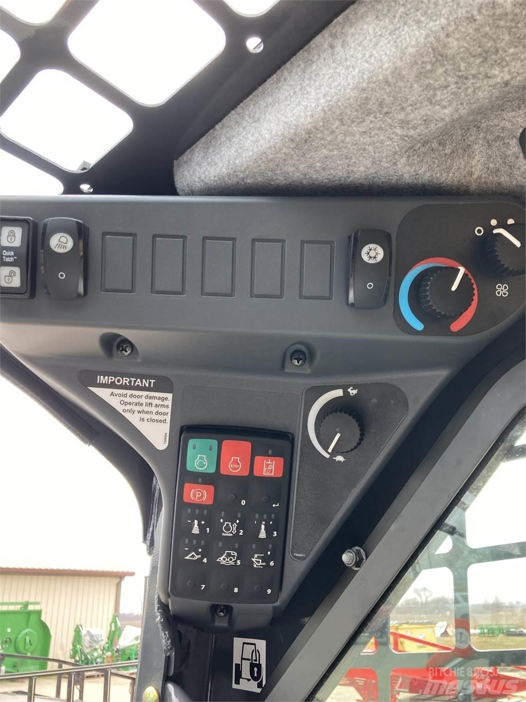 John Deere 318G Minicargadoras
