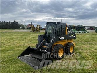 John Deere 324G Minicargadoras