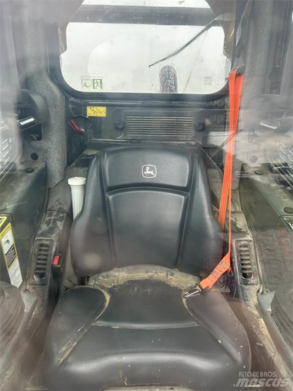 John Deere 331G Palas cargadoras
