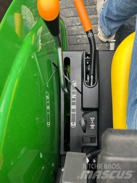 John Deere 4044R Tractores