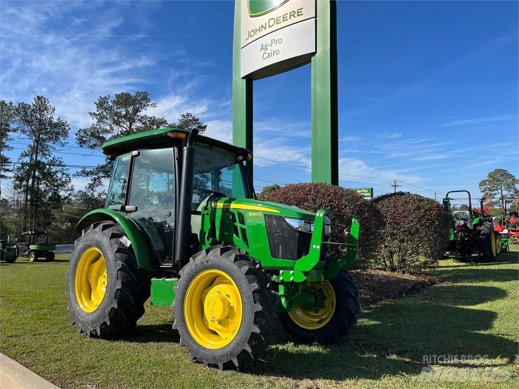John Deere 5060E Tractores