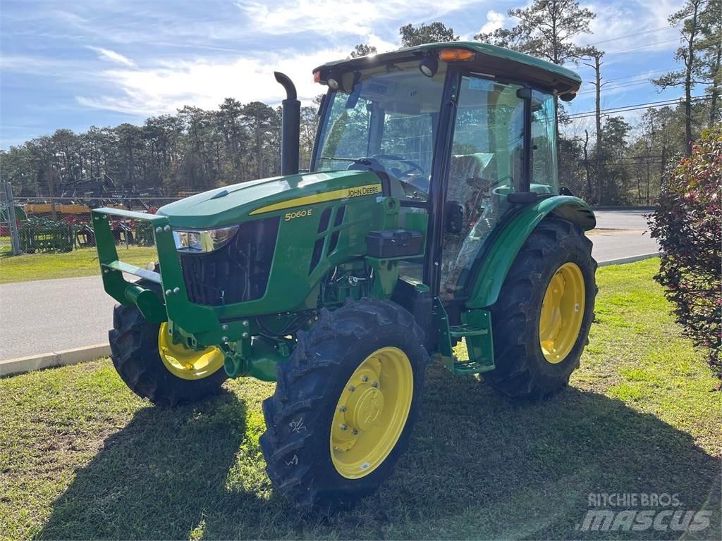 John Deere 5060E Tractores