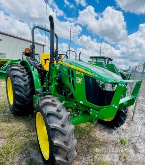 John Deere 5067E Tractores
