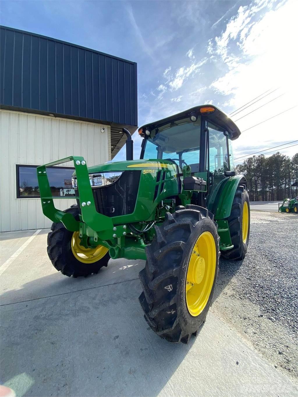 John Deere 5075E Tractores
