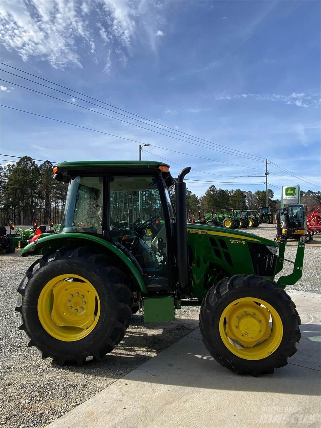 John Deere 5075E Tractores