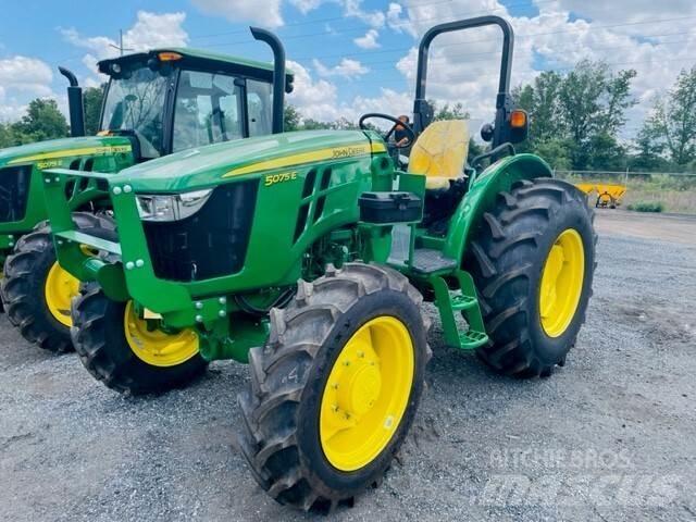 John Deere 5075E Tractores