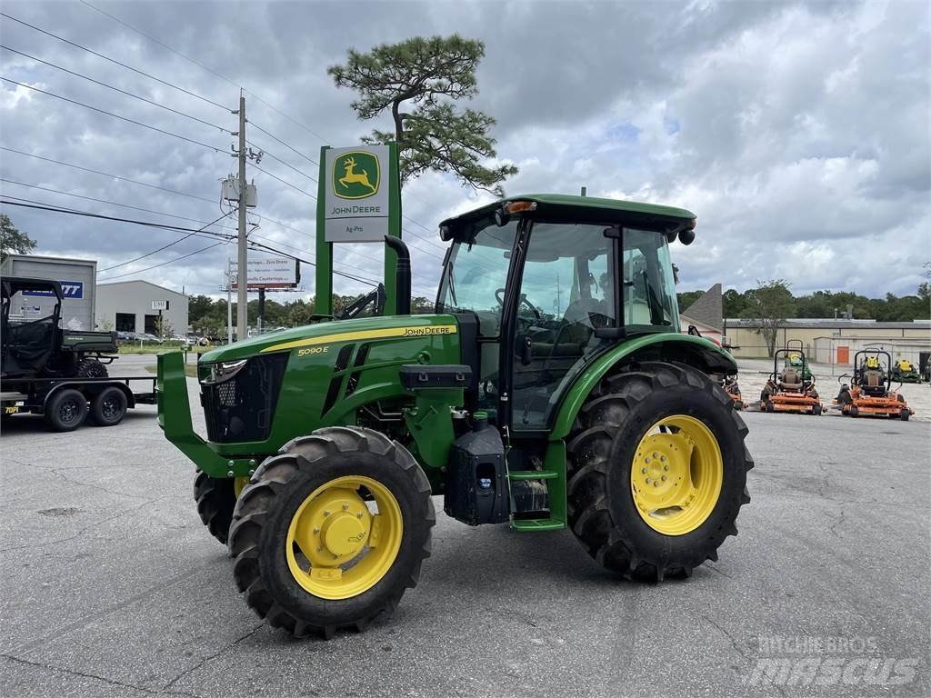 John Deere 5090E Tractores