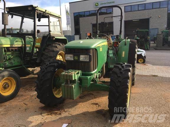 John Deere 5515 Tractores