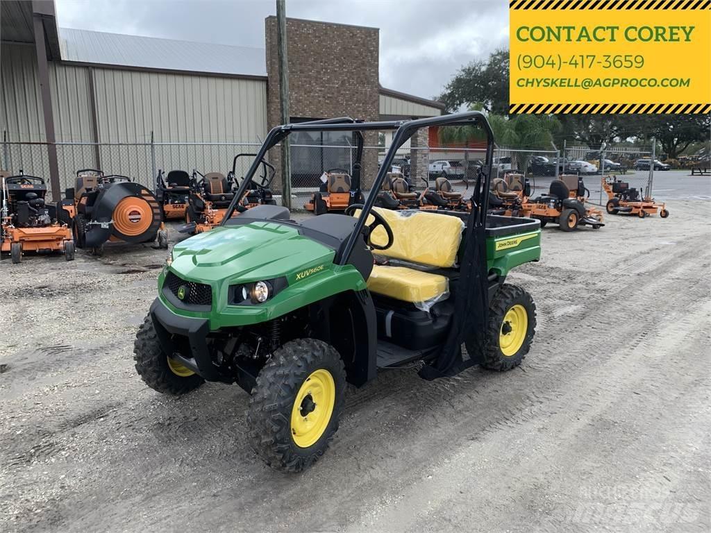 John Deere 560E Maquinaria para servicios públicos