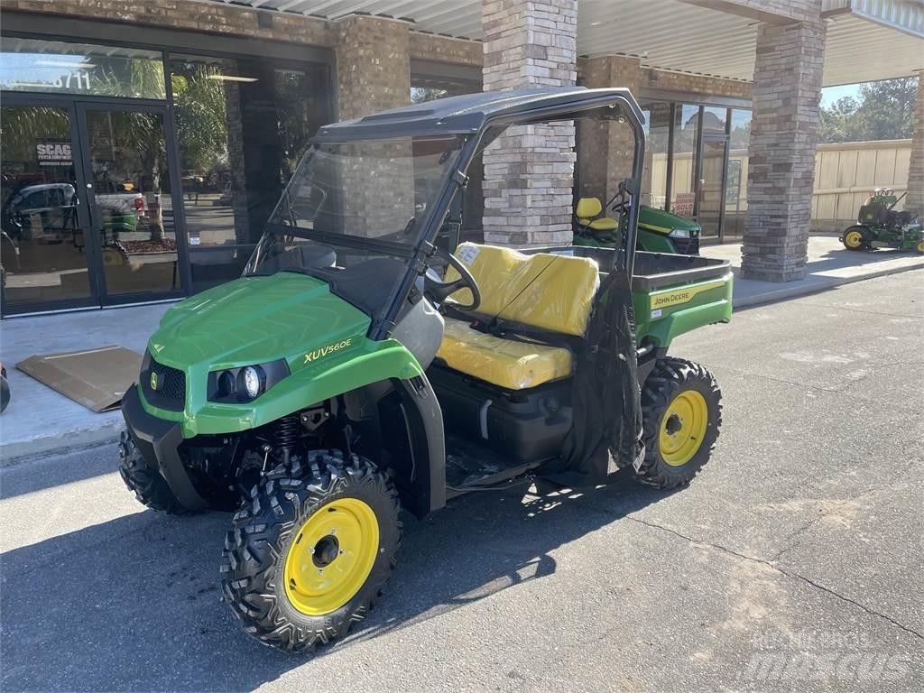 John Deere 560E Maquinaria para servicios públicos