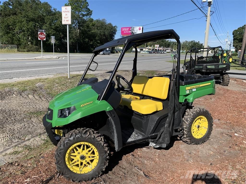 John Deere 590M Maquinaria para servicios públicos