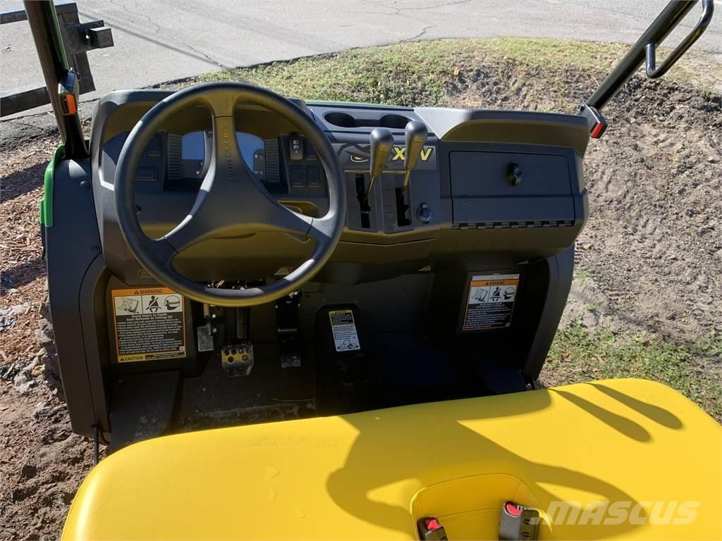 John Deere 590M Maquinaria para servicios públicos