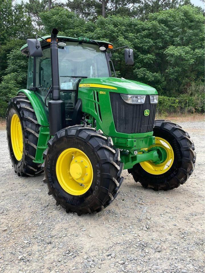 John Deere 6120E Tractores