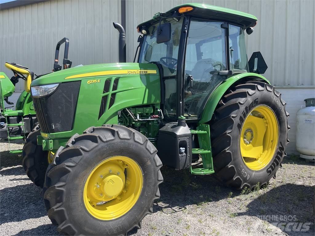 John Deere 6135E Tractores