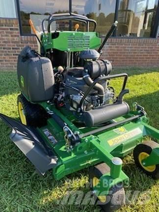 John Deere 636M Tractores corta-césped