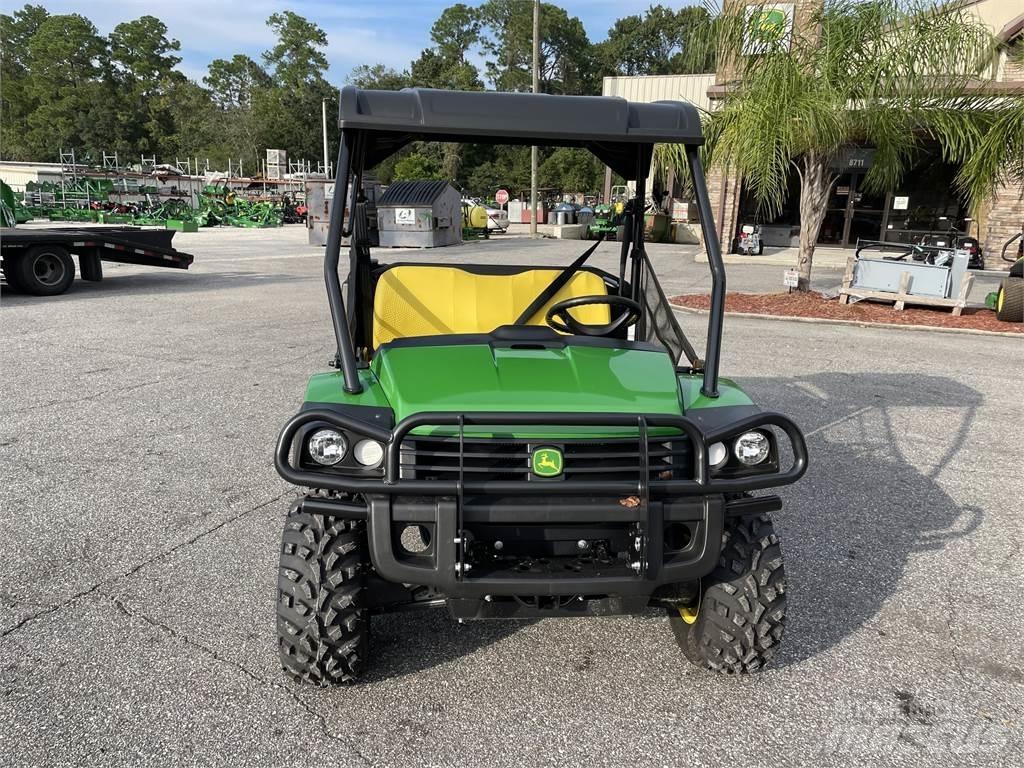John Deere 815E Maquinaria para servicios públicos