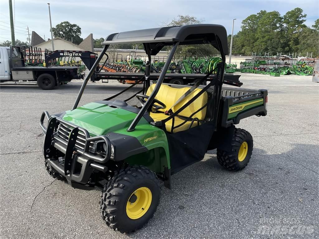 John Deere 815E Maquinaria para servicios públicos
